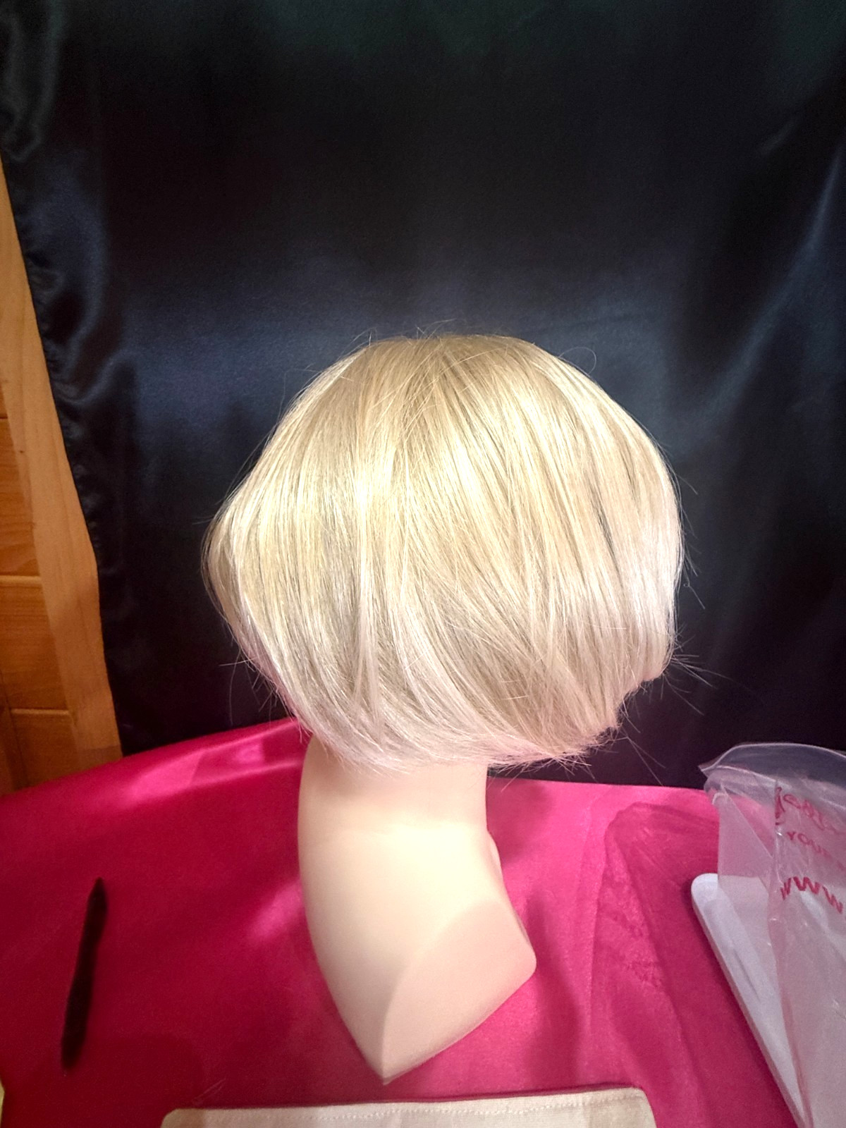 Godiva’s Secret Wigs “Carly Wig” Creamy Blond