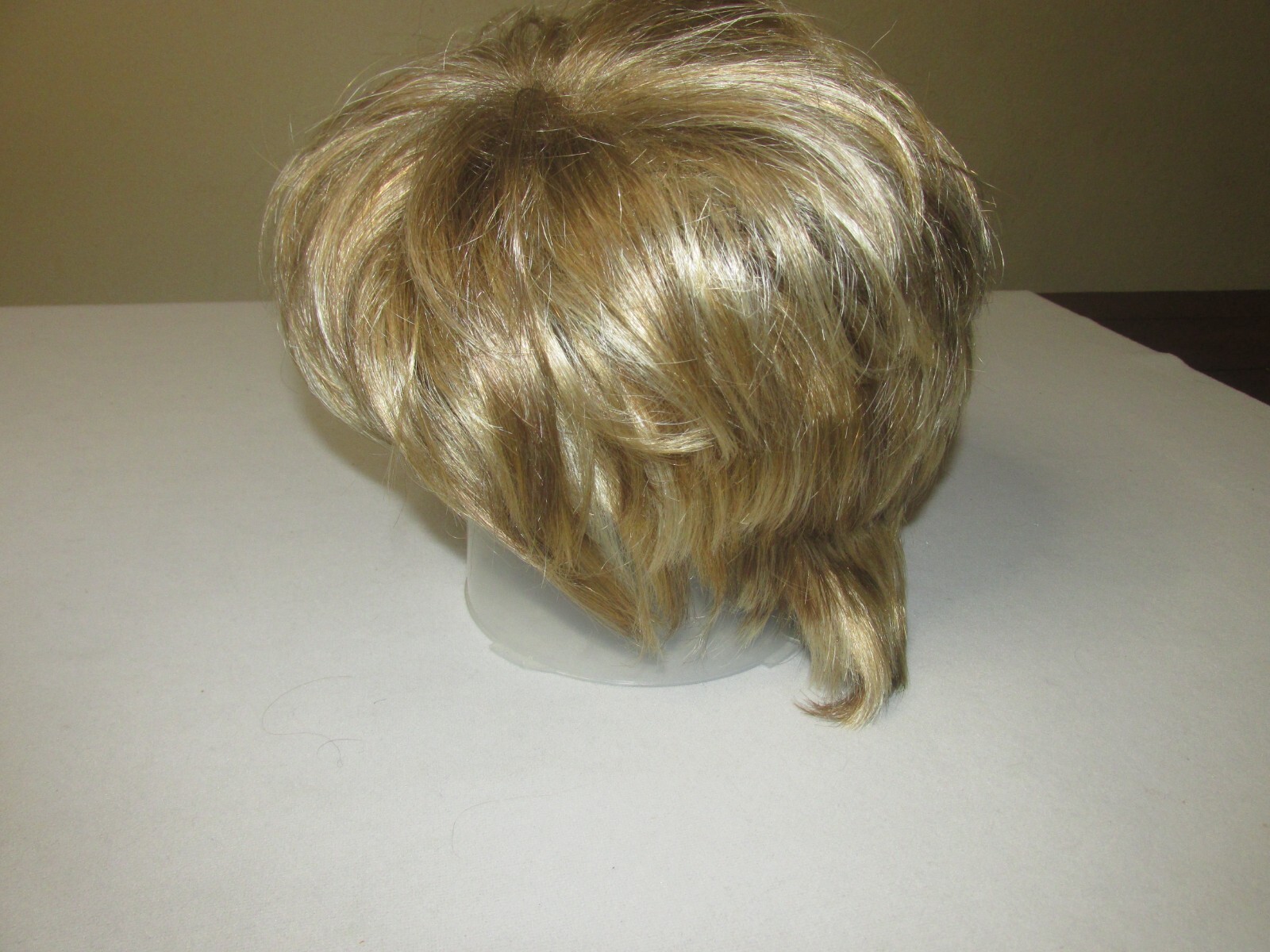 Tony of Beverly Women’s Wig * Frenchy * Caramel Kiss * MSRP $171