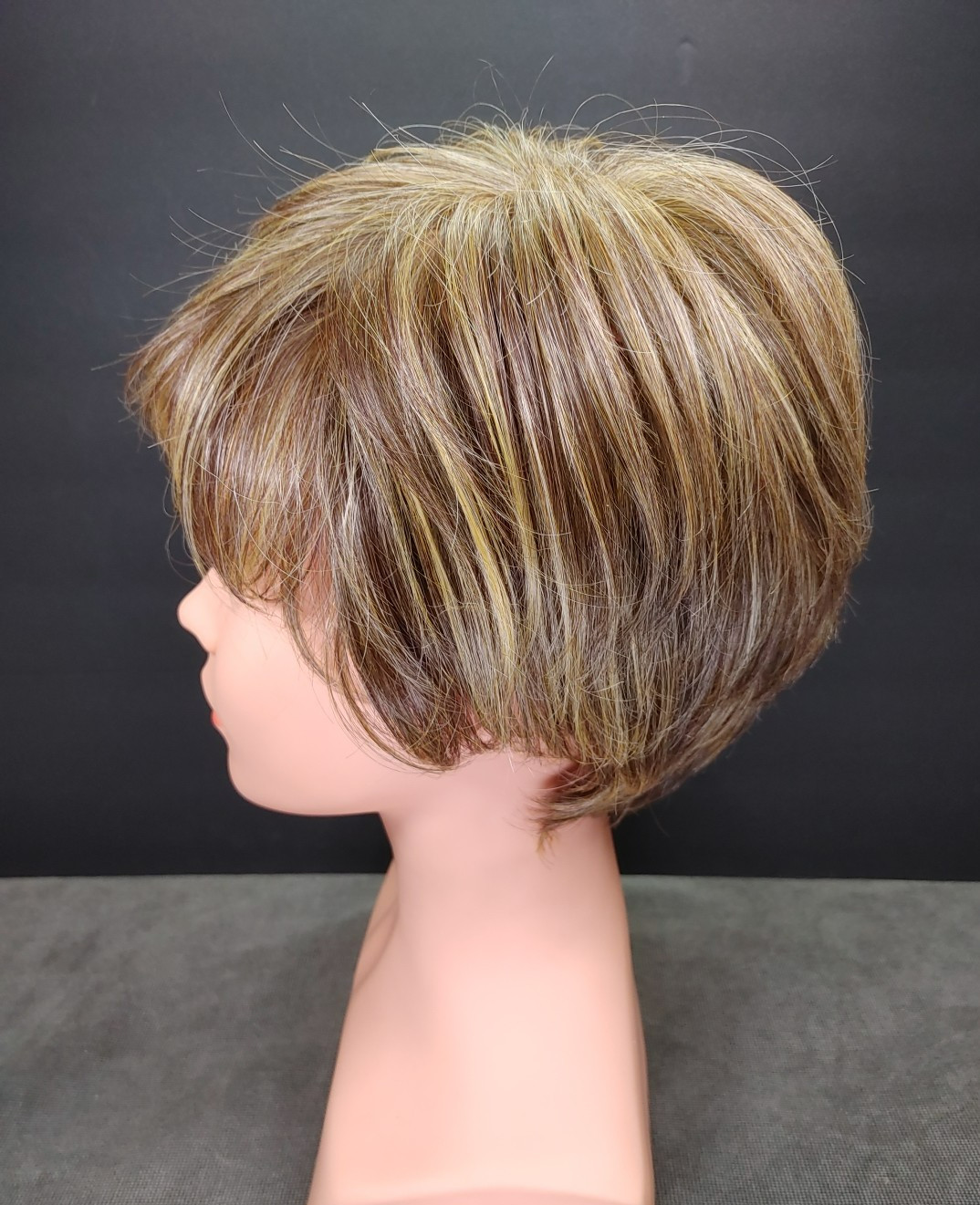 Raquel Welch Wig Mono Top Lace Front Brown w/Caramel Golden Blonde Highlights
