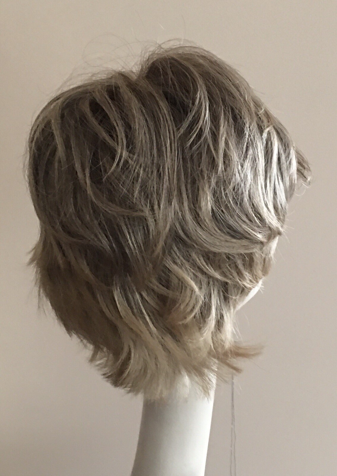 NWT! JACQUELYN Wig ELURA Synthetic FANTASY 118 BLONDE Mix Monofilament Top