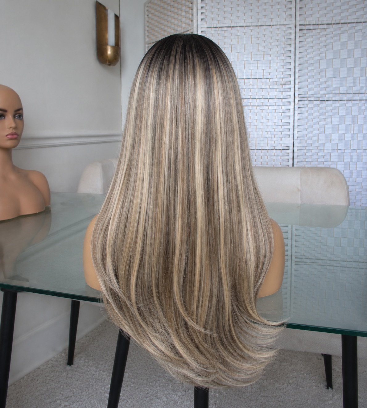 ✨ Luxe 24 Inch Lace Front Wig – Natuurlijk, Stijlvol & Onweerstaanbaar ✨