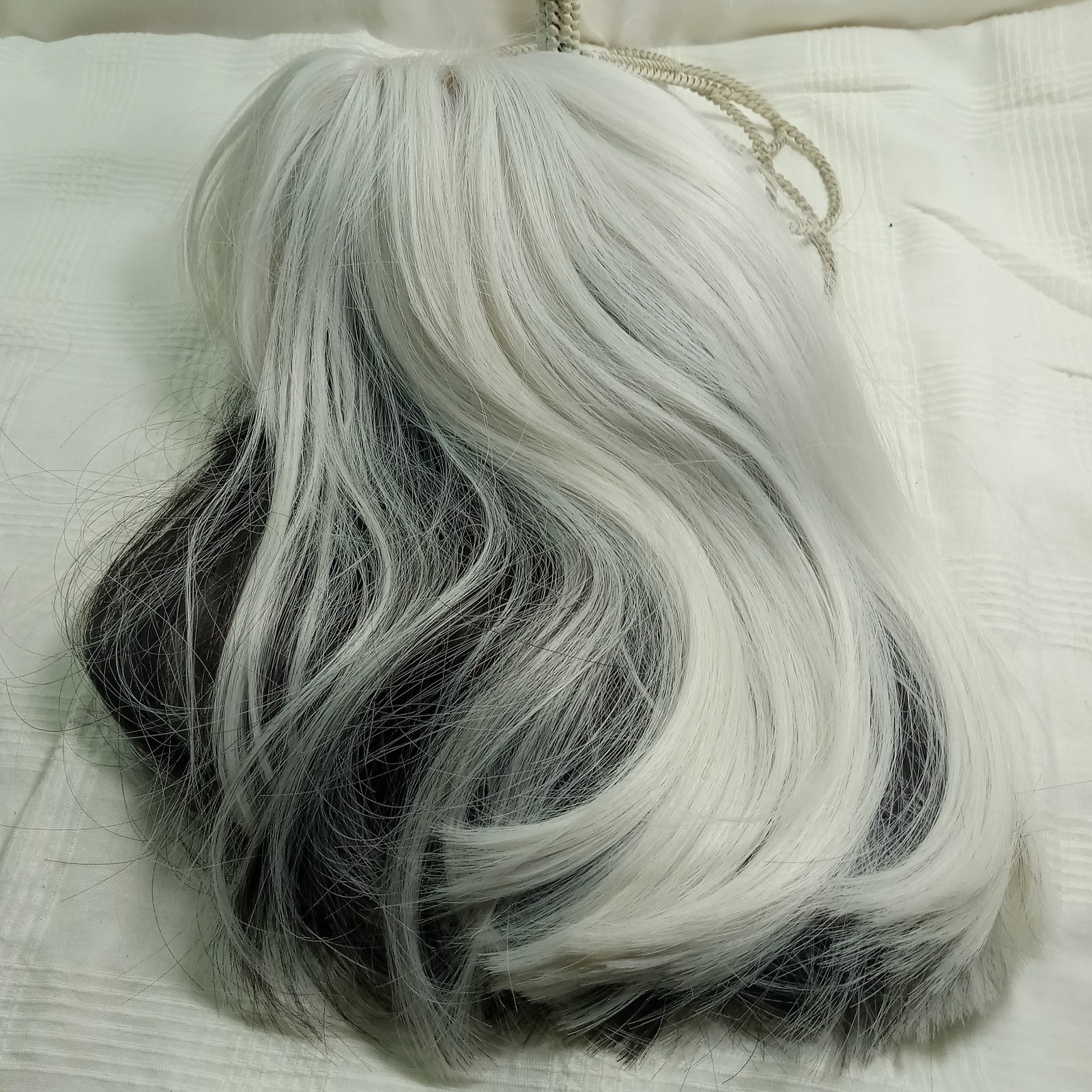 Women Wig, Iced Gray And Black~Lace Front Adjustable Average 22.5″ NoTag EC 13″L