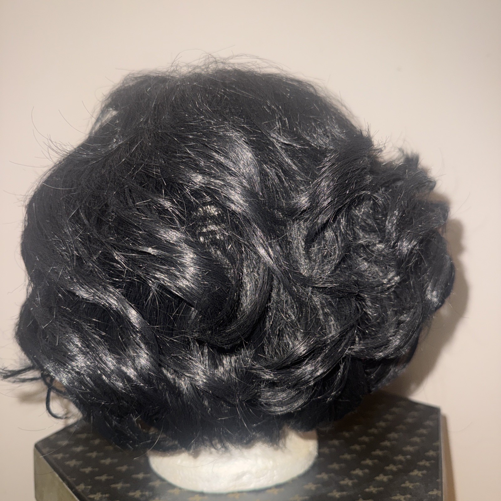 100% Kanekalon Foxy Silver brand Wig Black with bangs and cute curls!