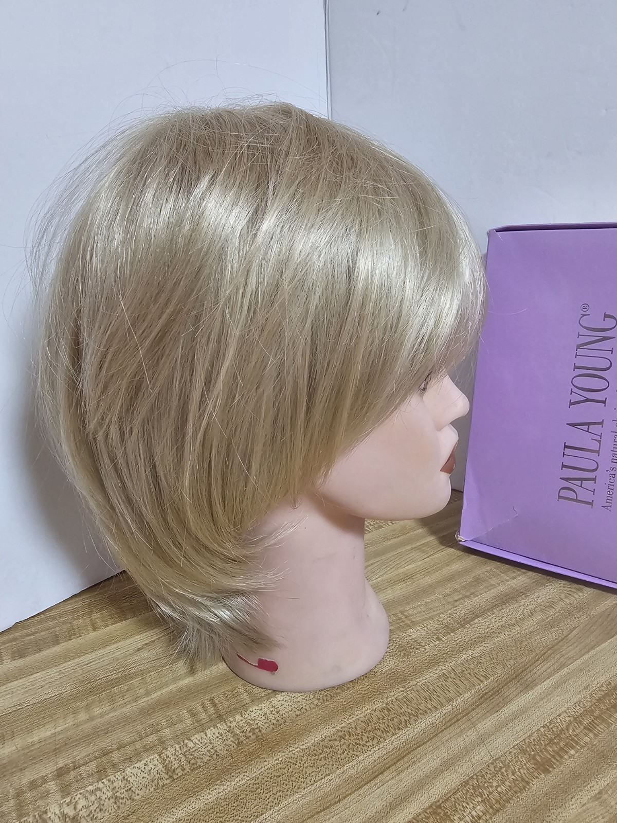 VINTAGE Paula Young SHERYL Wig • Salon Quality Synthetic • SZ Average Blonde