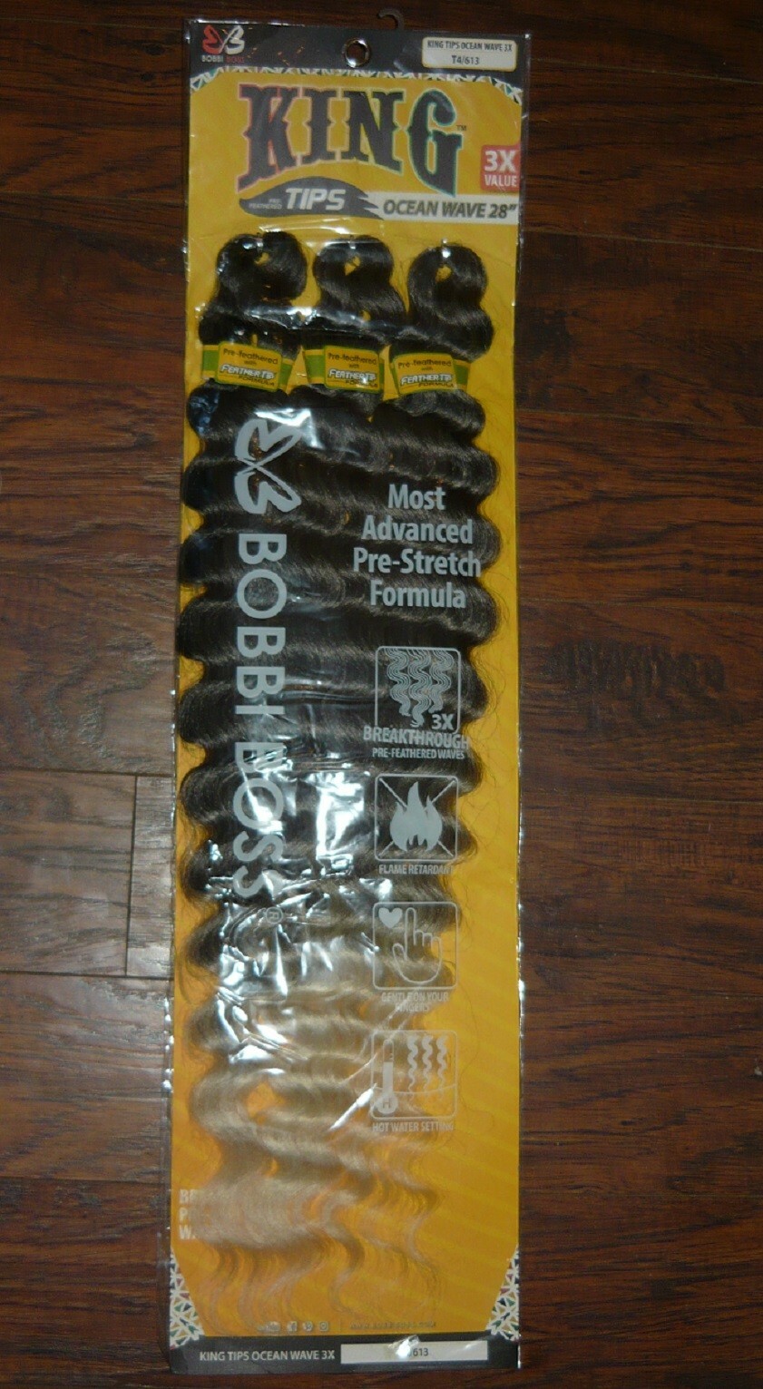 NEW (3X) BOBBI BOSS / OCEAN WAVE 28″ Inch Pre-Feathered Tips – Color T4/613