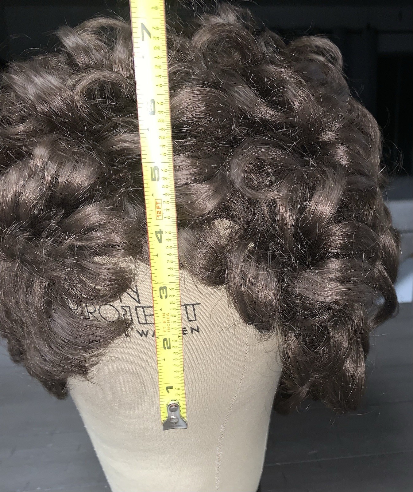 A8 VTG 70s SYNTHETIC WIG HAIR PIECE LIGHT BROWN SHORT LAYERED CURLY KOREA
