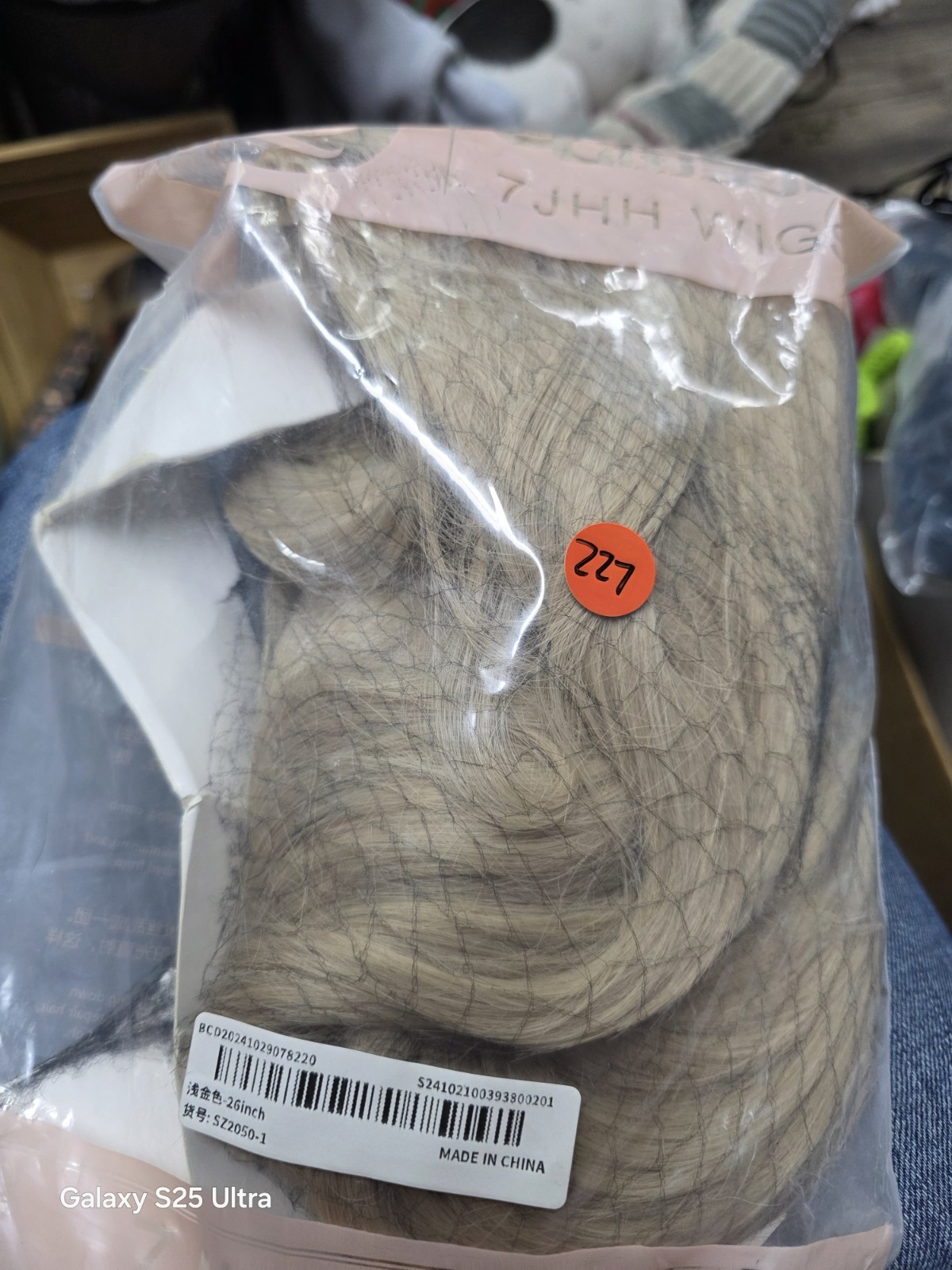 7JHH Wigs Light Blond Straight Synthetic Wig 26in Classic Cap Heat-Resistant