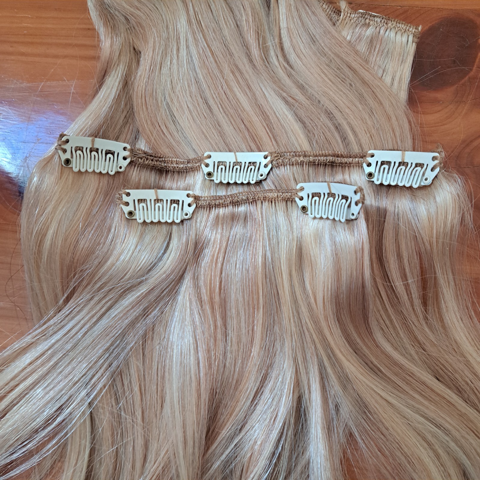 HOTBANANA 14″ Clip-in Hair Extensions, 7pcs, P16/22A Ash Blonde