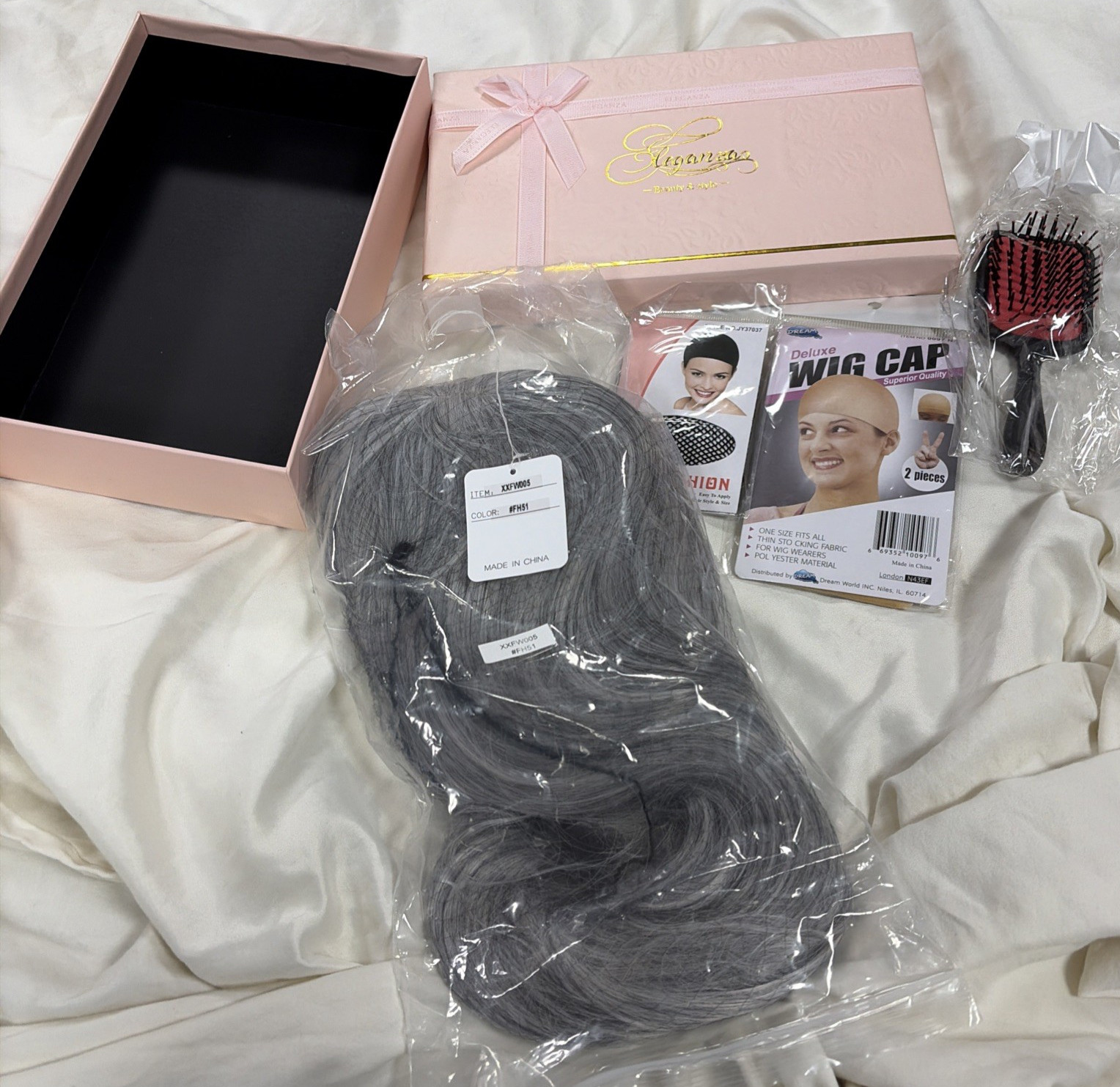 Cozzyzone New Grey Long Wavy Synthetic Wig 28″ W/New Brush, New Net & 2 New Caps