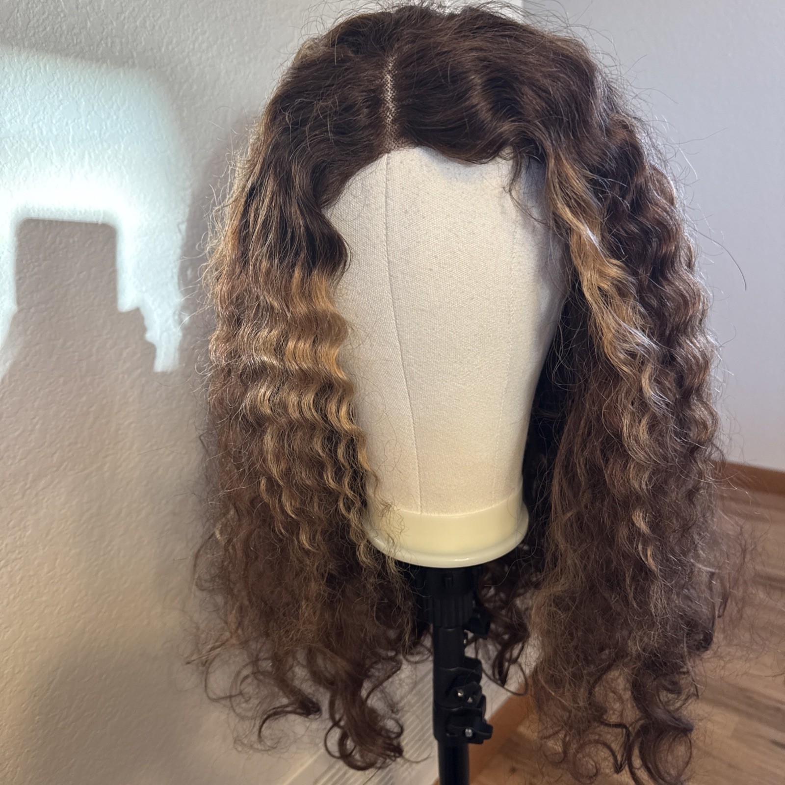 Human Blend. Lace Front Reddish Brown 28”363