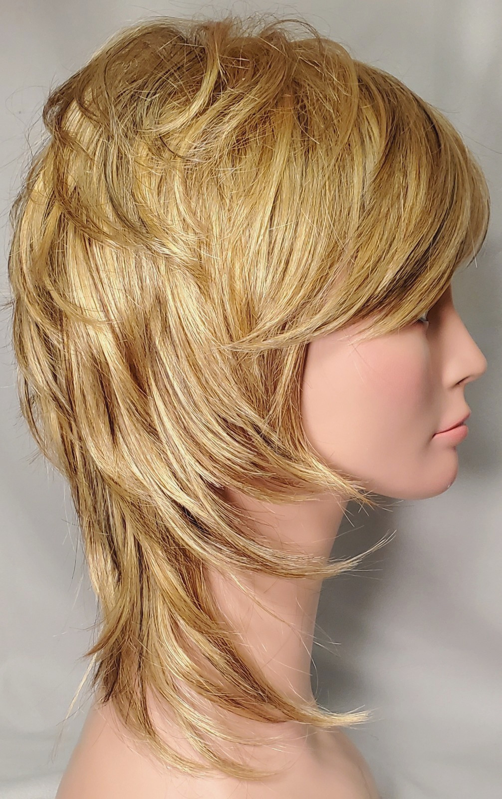 Shag – Alex 2358 Rene of Paris synthetic wig Color Butter Pecan NWT display