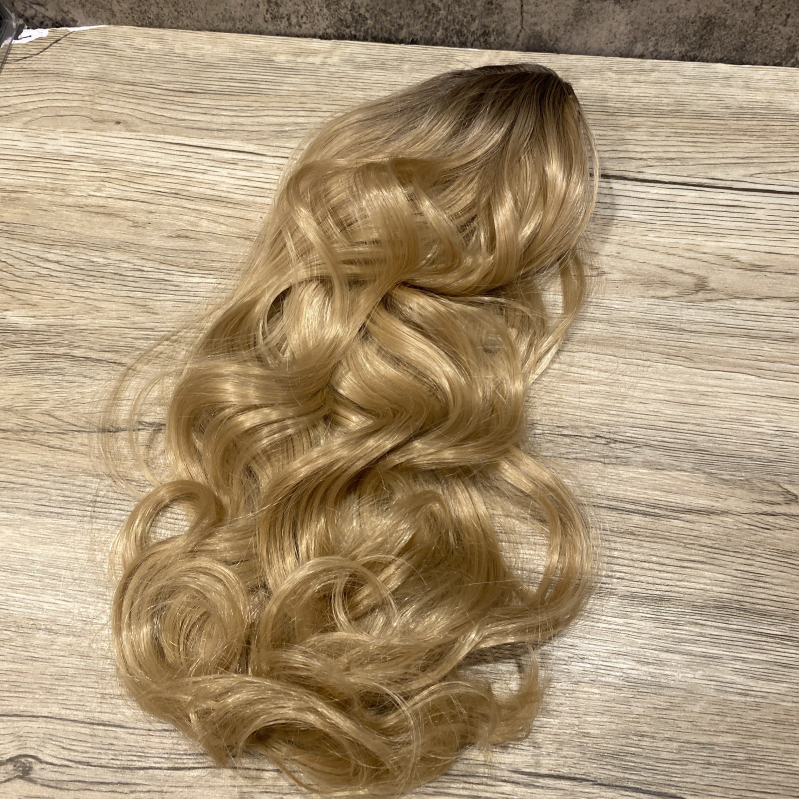 Long hair synthetic topper blonde wavy hair -brown roots- No Bangs rooted blonde