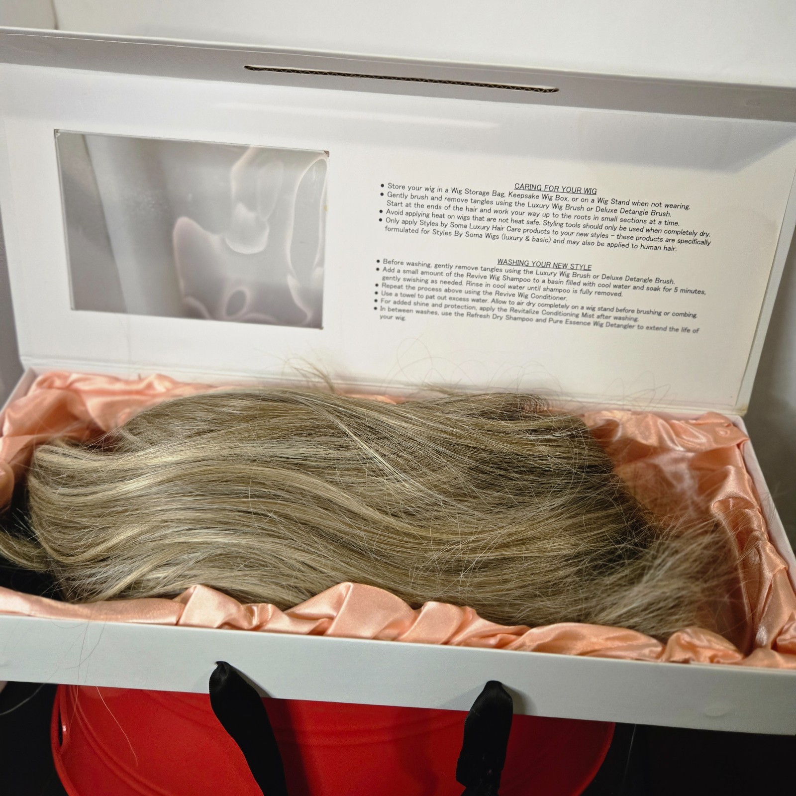 Styles by Soma SBS Synthetic Wig Outstanding Ovation Frosted Blonde New Open Box