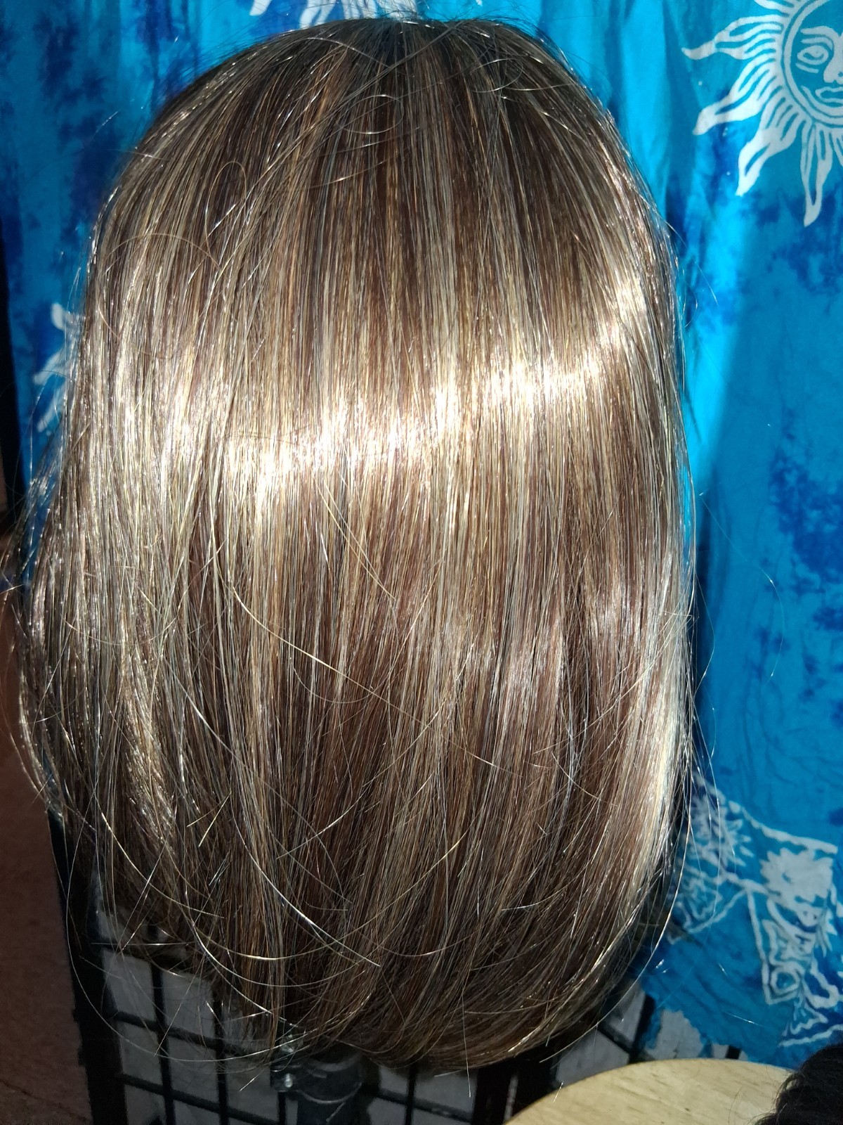 Synthetic Medium Length Light Brown w/Highlights Straight Wig Size Average