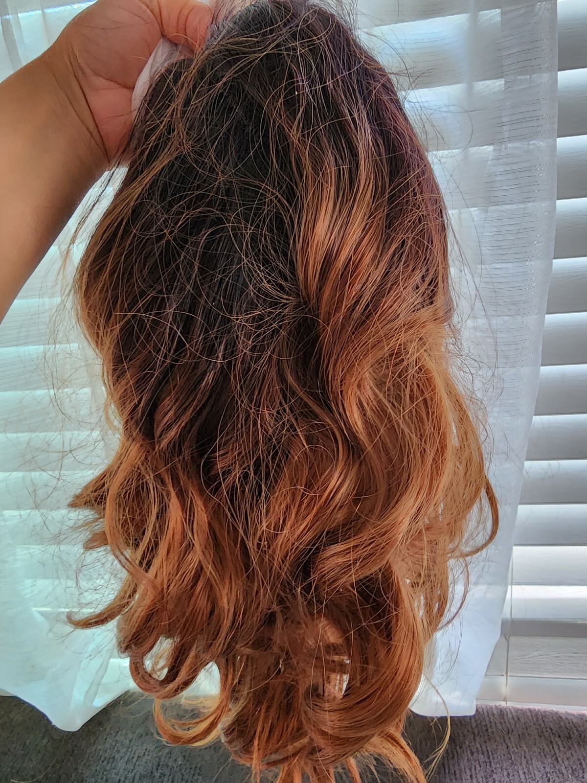 ANDRIA Short Loose Wave Synthetic Wig 16in