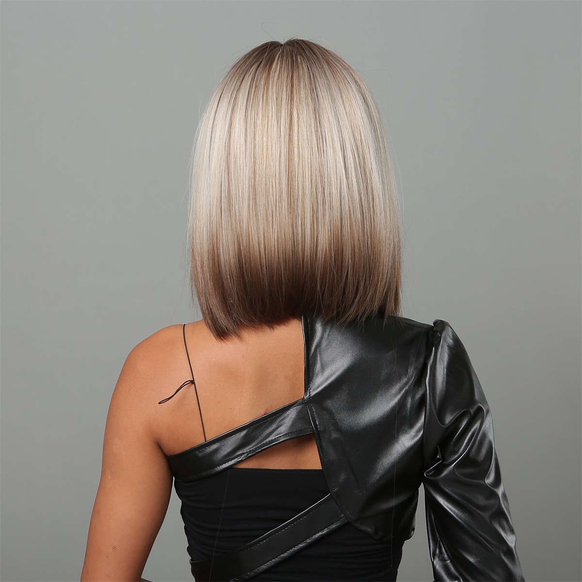 Brown Ash Blonde Ombre Bob Wigs for Women Cosplay Wig with Bangs Dark Roots Natu