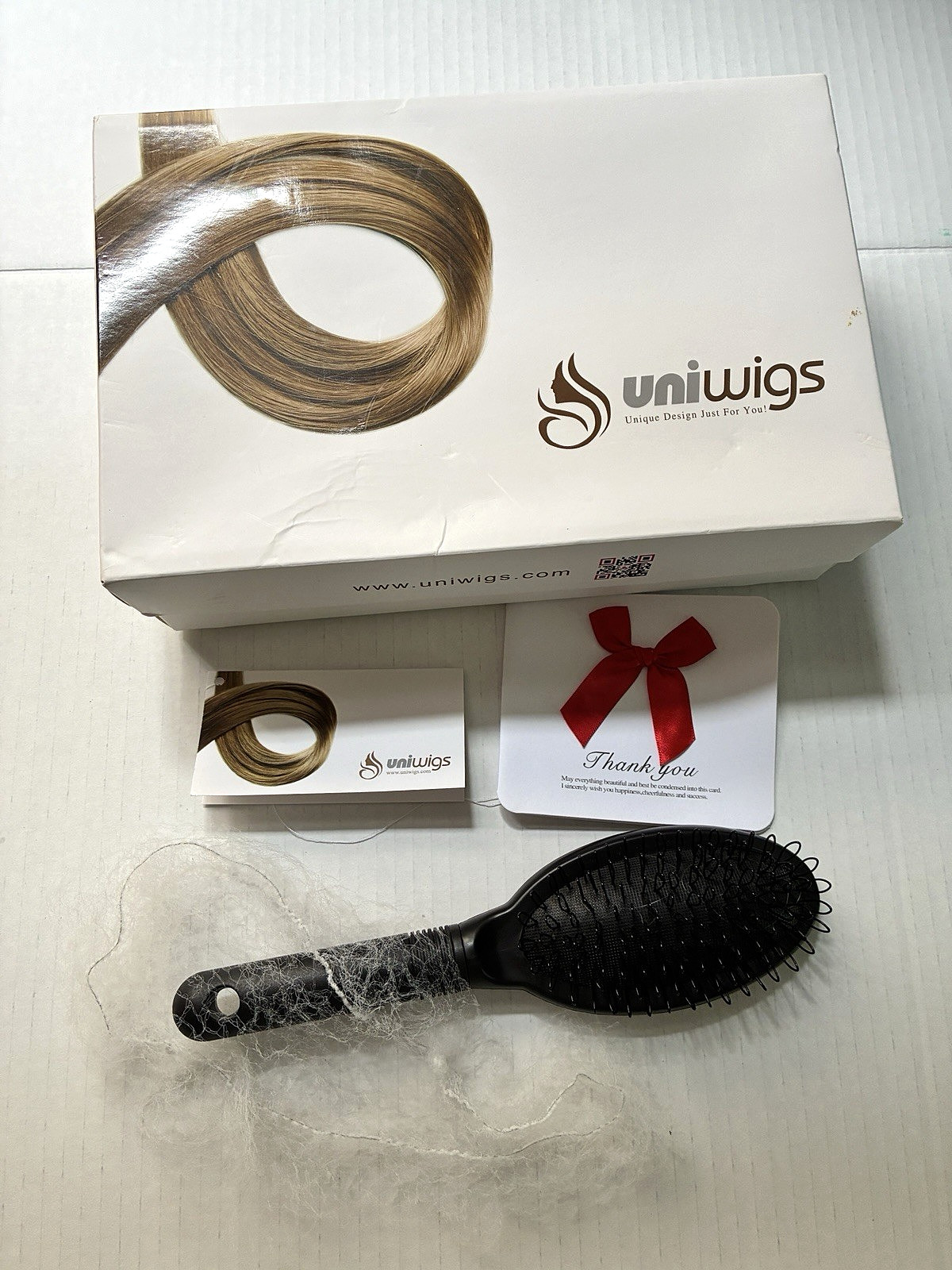 UNIWIGS STYLE SL0116-YL-116 24″ LONG WAVY BLOND BAYALAGE SYNTHETIC HAIR WIG