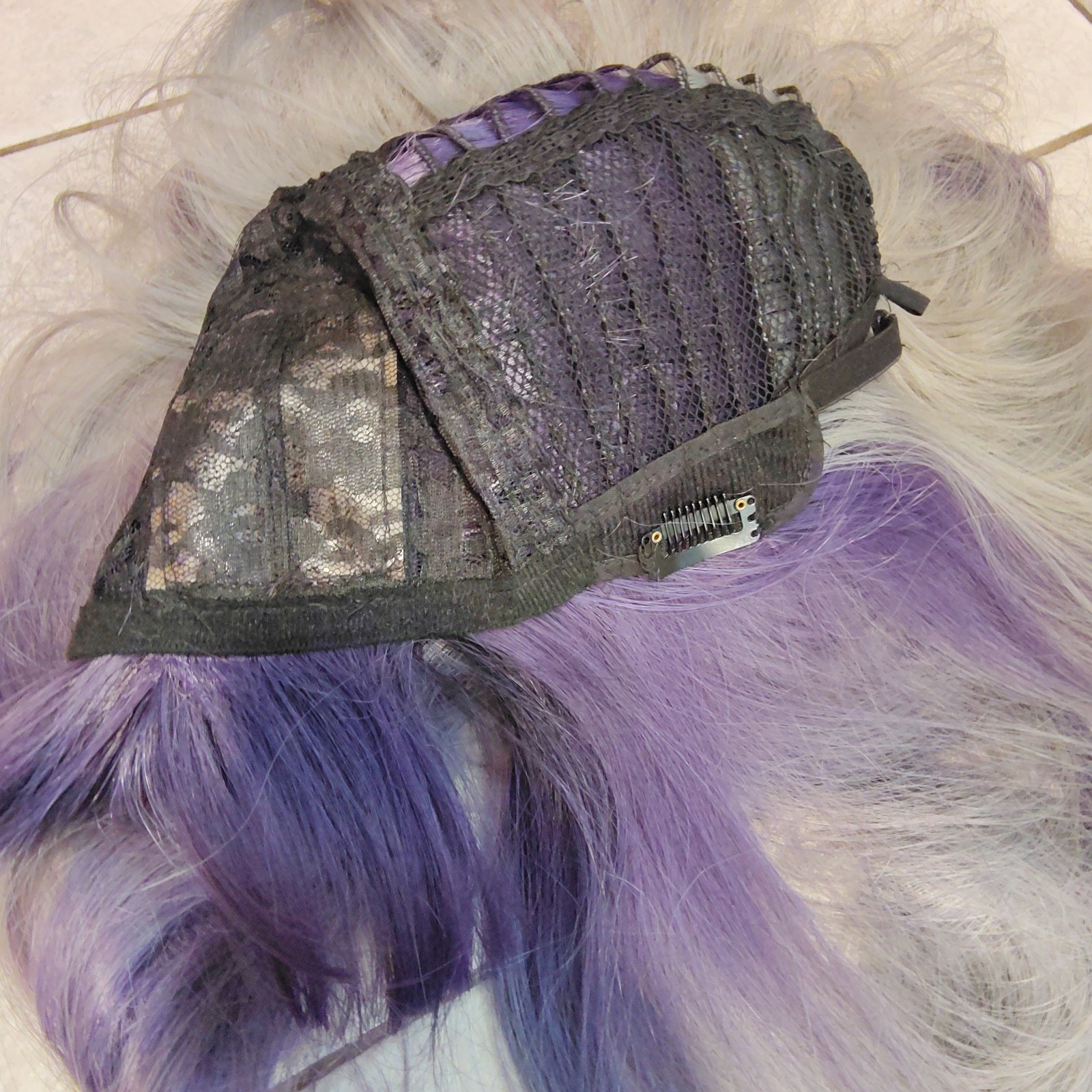 Synthetic Wig K-pop Idol Style ombre black White Purple Wave 18 Inch & Bangs B74