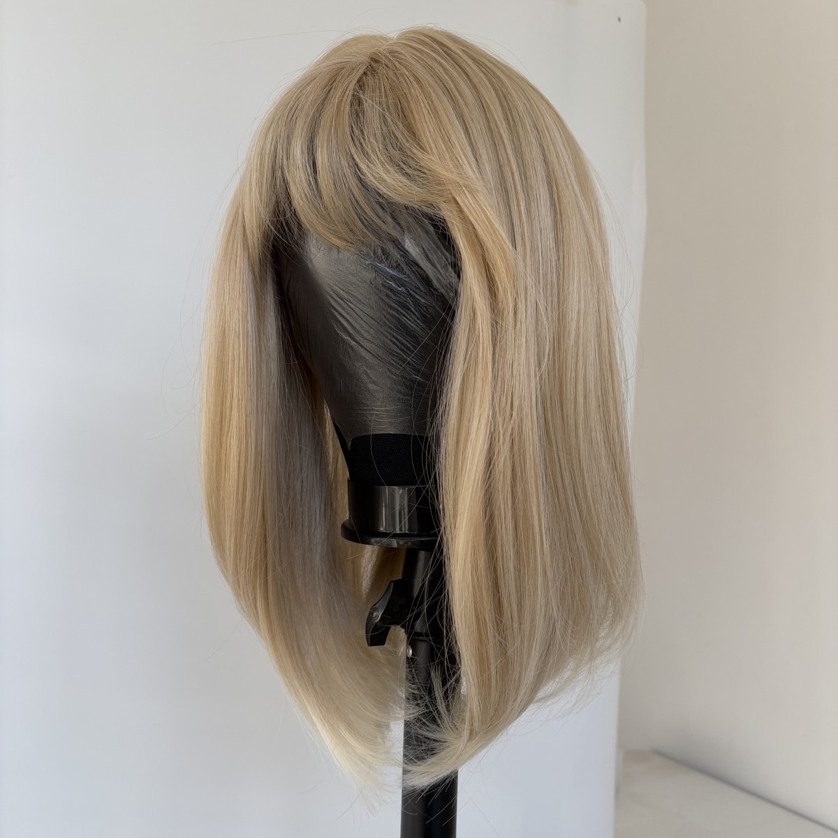 Straight Heat Resistant Synthetic Hair Gradient blonde Dress Up Wig With Bangs