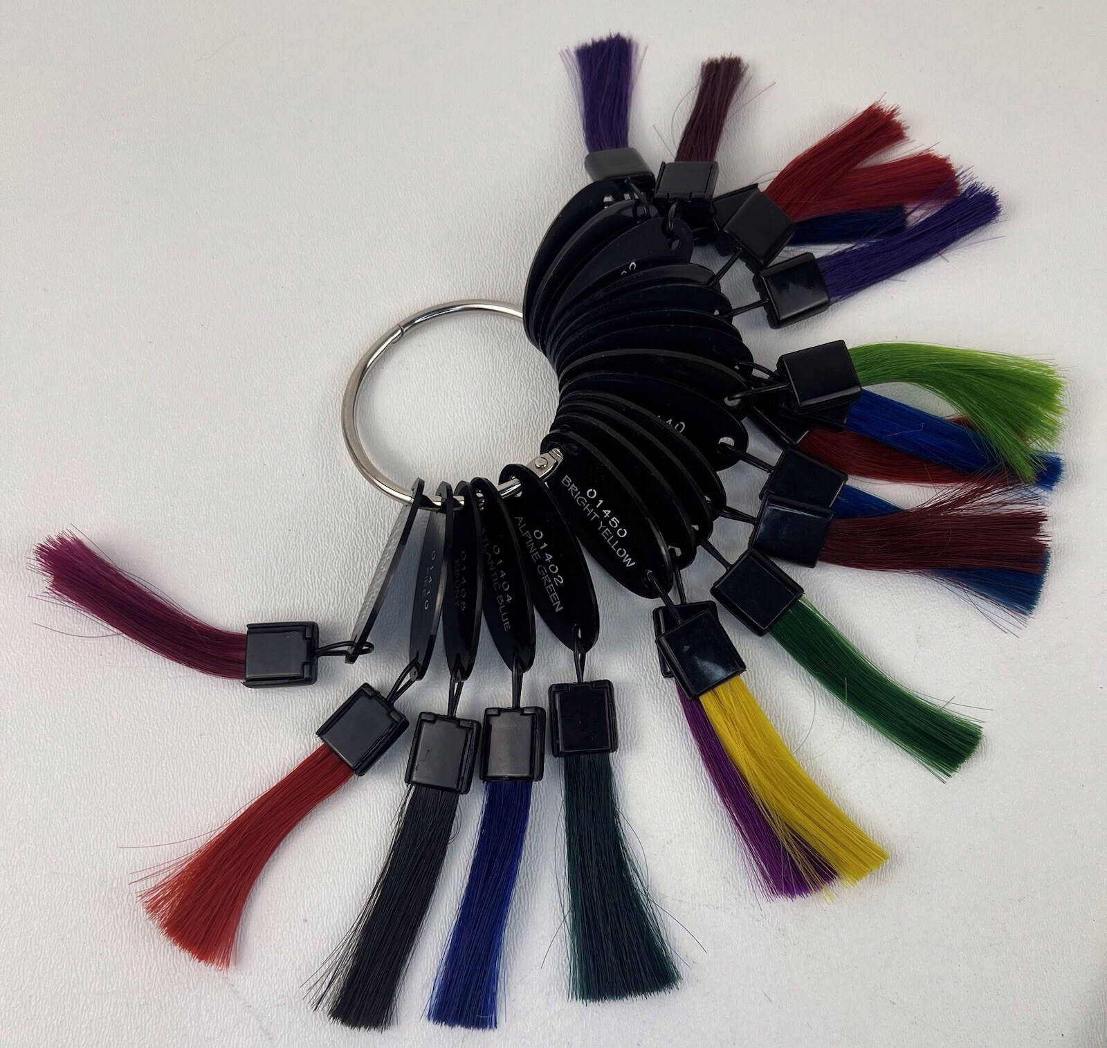 Hair Extension Color Samples on Display Ring Haircare Beauty Fashion 19 Strands