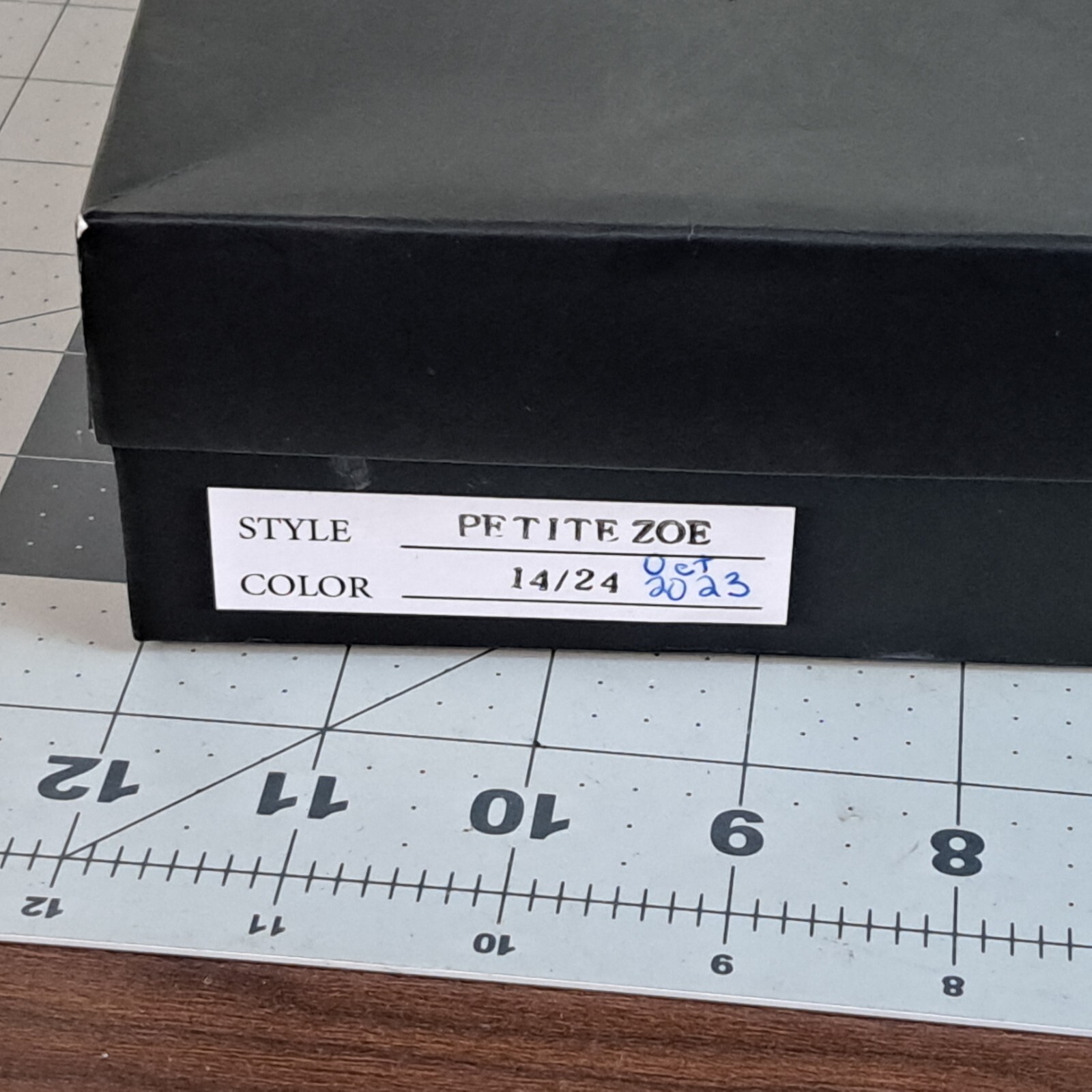 Tony of Beverly Wig PETITE ZOE Wig Grey And Lite Brown? 14/24 Oct 2023