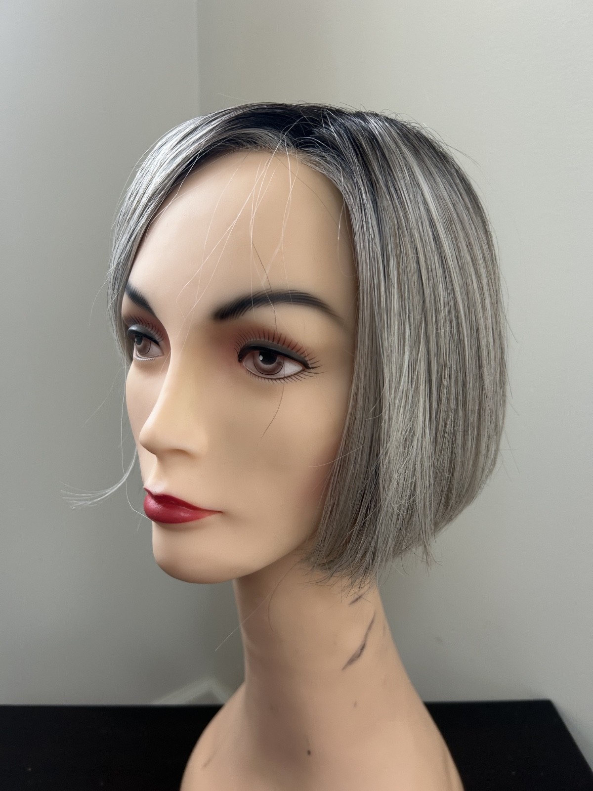 Belle Tress Bellisima HF Synthetic Lace Front Hand Tied Wig – Chrome – Excellent
