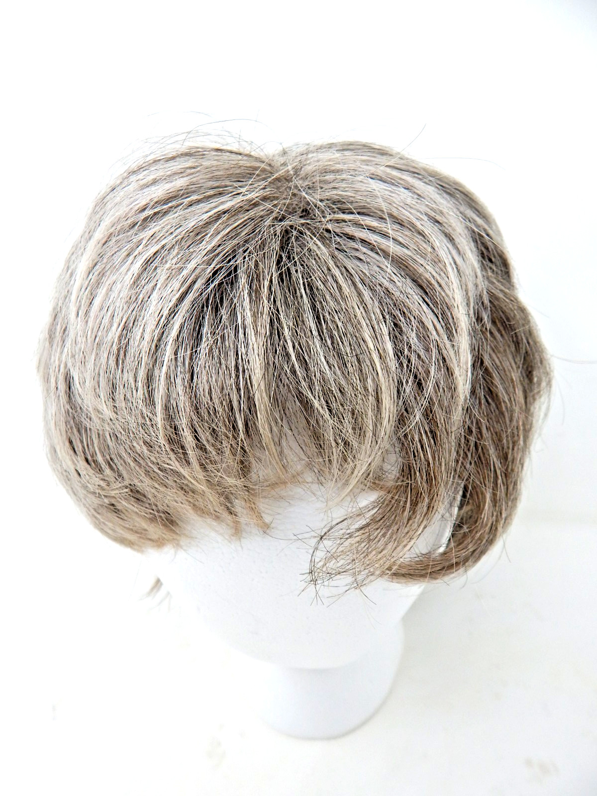 Tony of Beverly Wig Modacrylic Fiber Japan Multi-Grey color (Medium) Short Hair