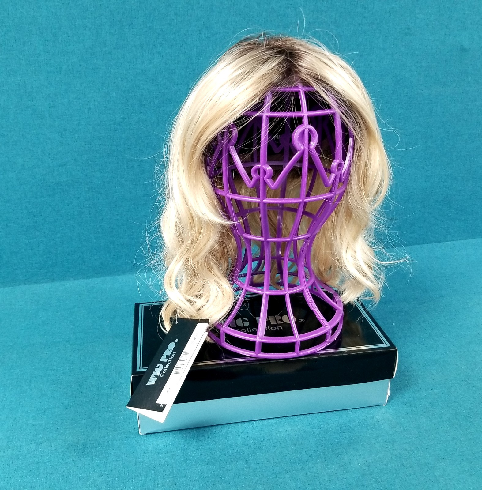 EUC – WIG PRO Collection Platinum Blonde Joy Style Wig In Box Mod Acrylic
