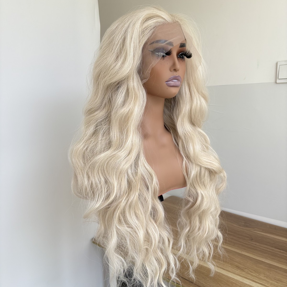 Heat Resistant Hair Long Wavy Frontal Lace Wigs Highlight Blonde Layered