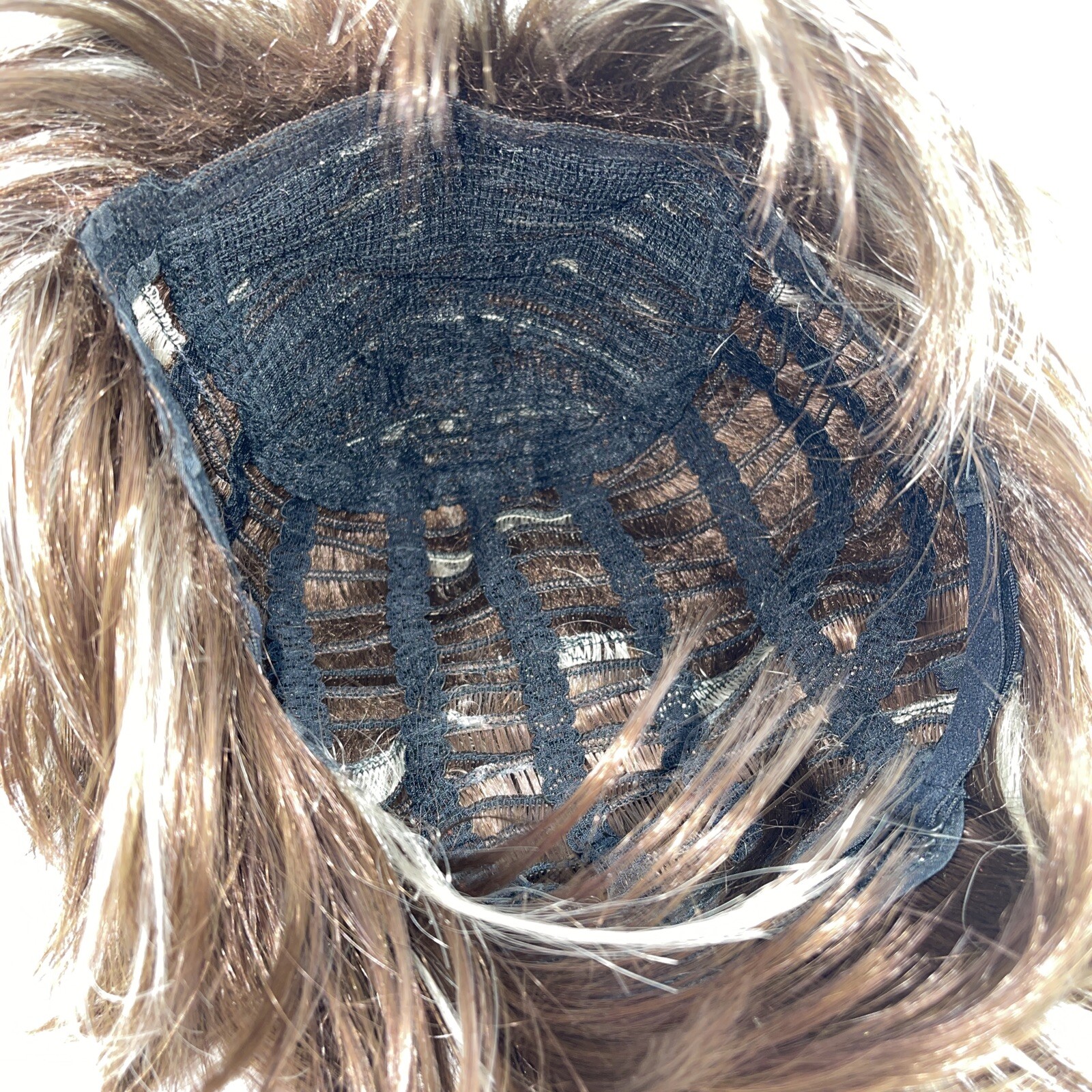 Wiginway Lady Woman Brown #10/11 Wig Short Layered Straight