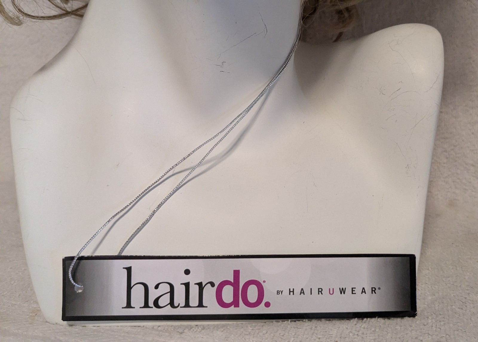 NWT Hairdo TRU2LIFE Modern Flair GOLDEN BLOND WHEAT Styled Wig