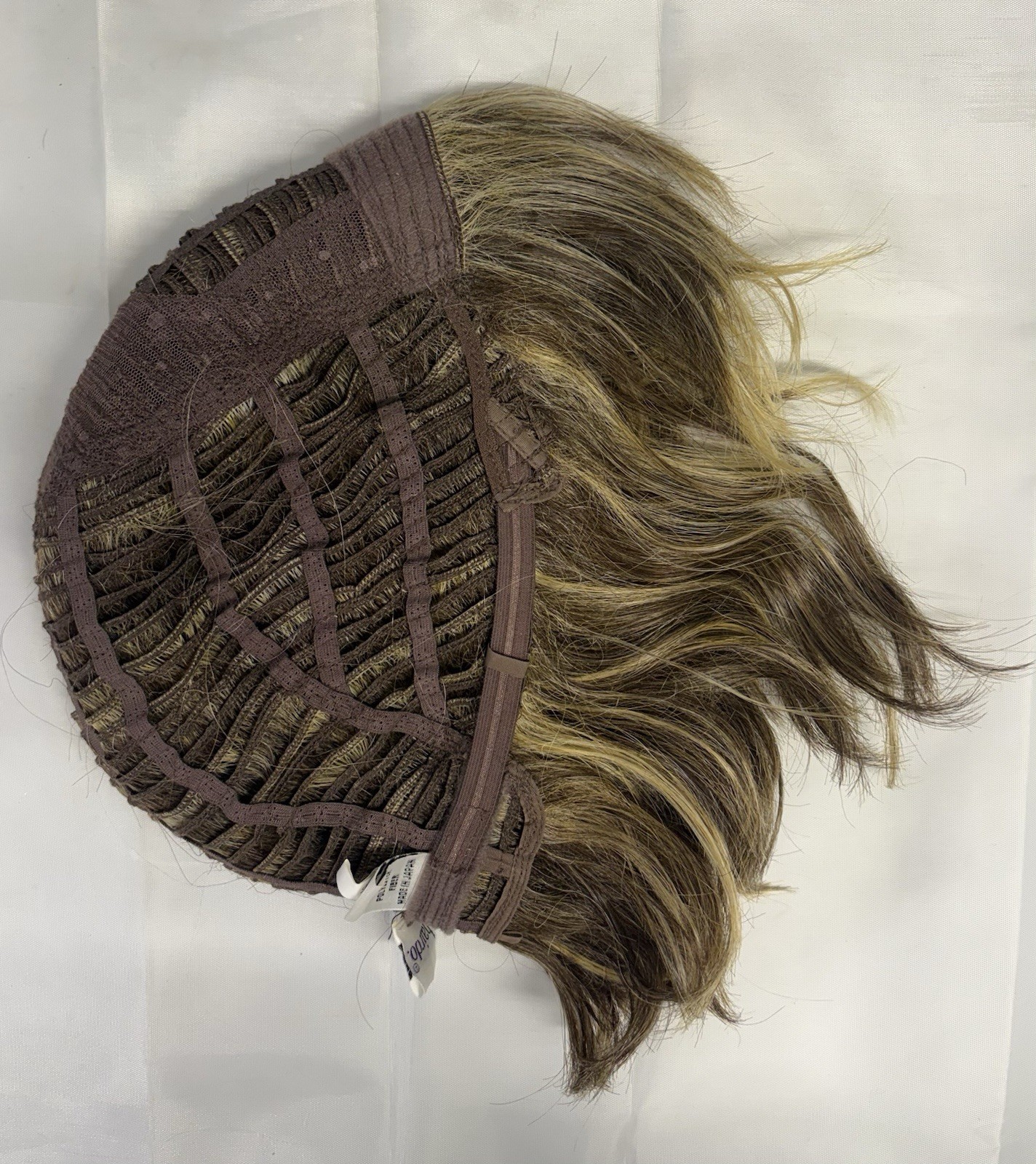 Hairdo TRU2LIFE Sweetly Waved Synthetic Wig R11S+ Glazed Mocha Mid Shag