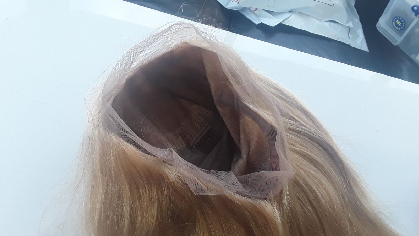 16″SILK BASE TOP BRAZILIAN GLUELESS FULL LACE WIG HONEY BLONDE 27# 150% DENSITY