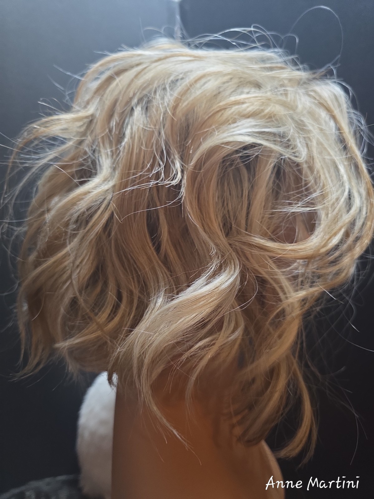 Women’s Lace Front Synthetic Wavy Bob Wig Layered Free-Part Blond