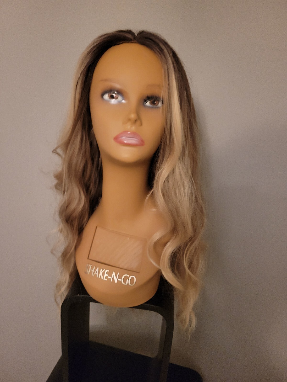28″ VOLUMINOUS LONG GOLDEN HIGHLIGHTS BLONDE DIRTY BLONDE WAVY WIG NEW