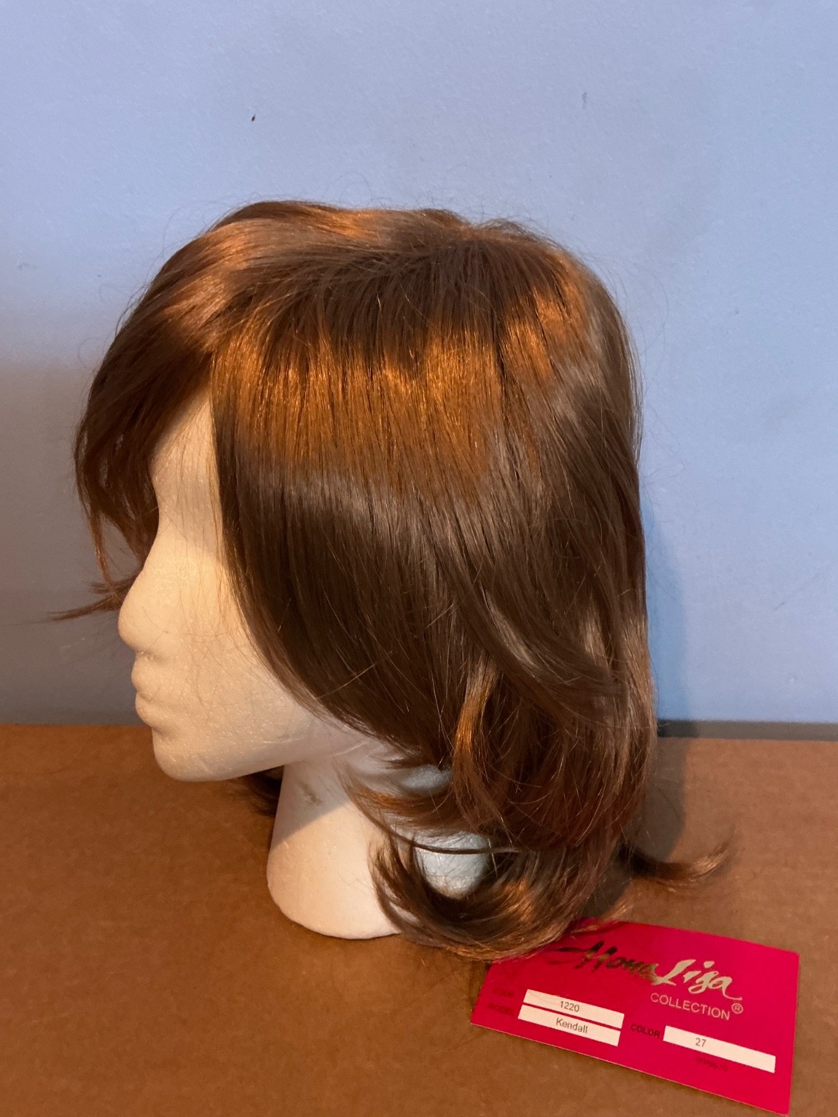 NIP Mona Lisa Medium Synthetic Wig Style Kendall / Color 27