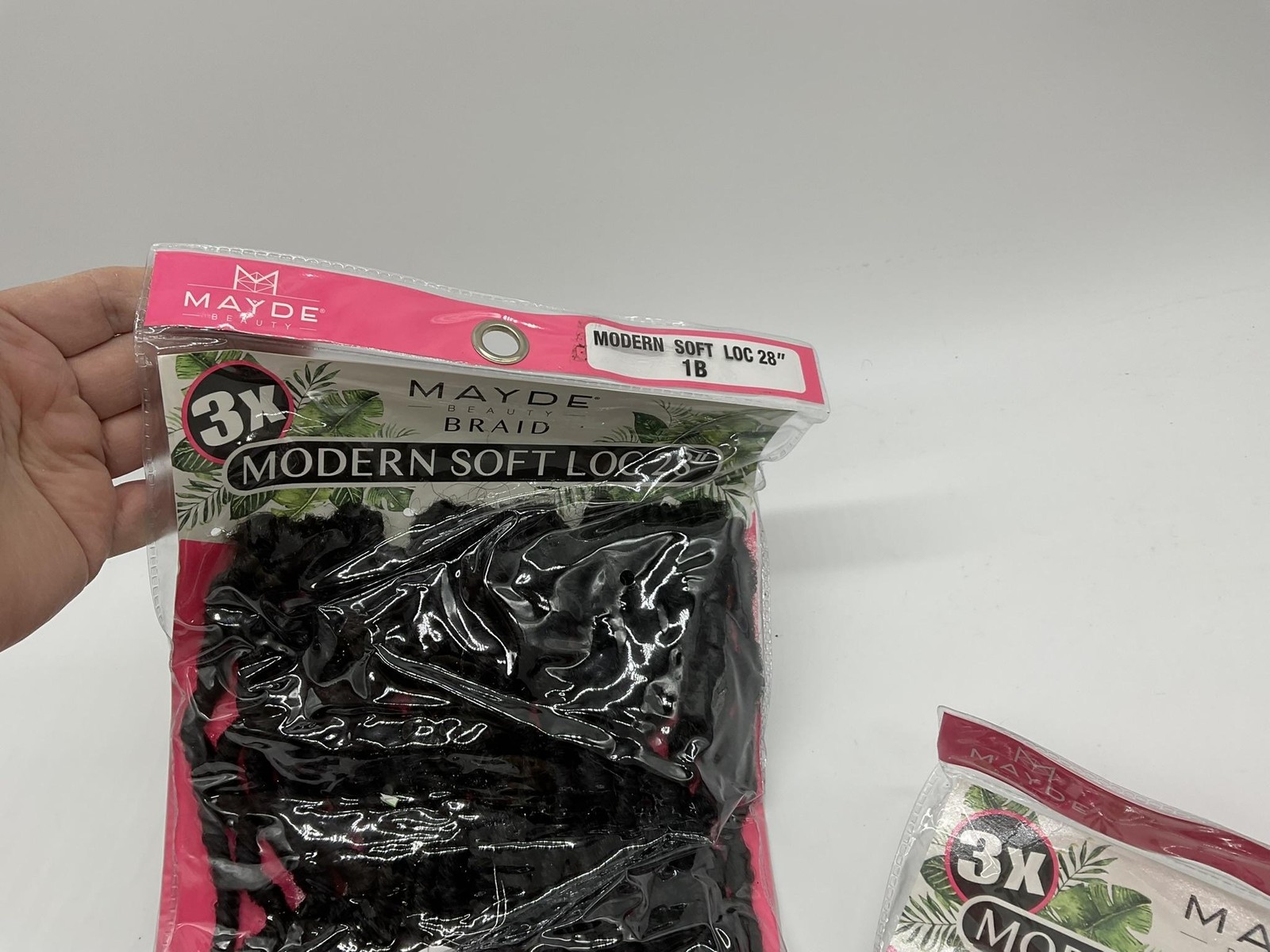 Mayde Beauty Modern Soft Loc 28in 1B 3X Crochet Synthetic Hair Extensions Lot 2