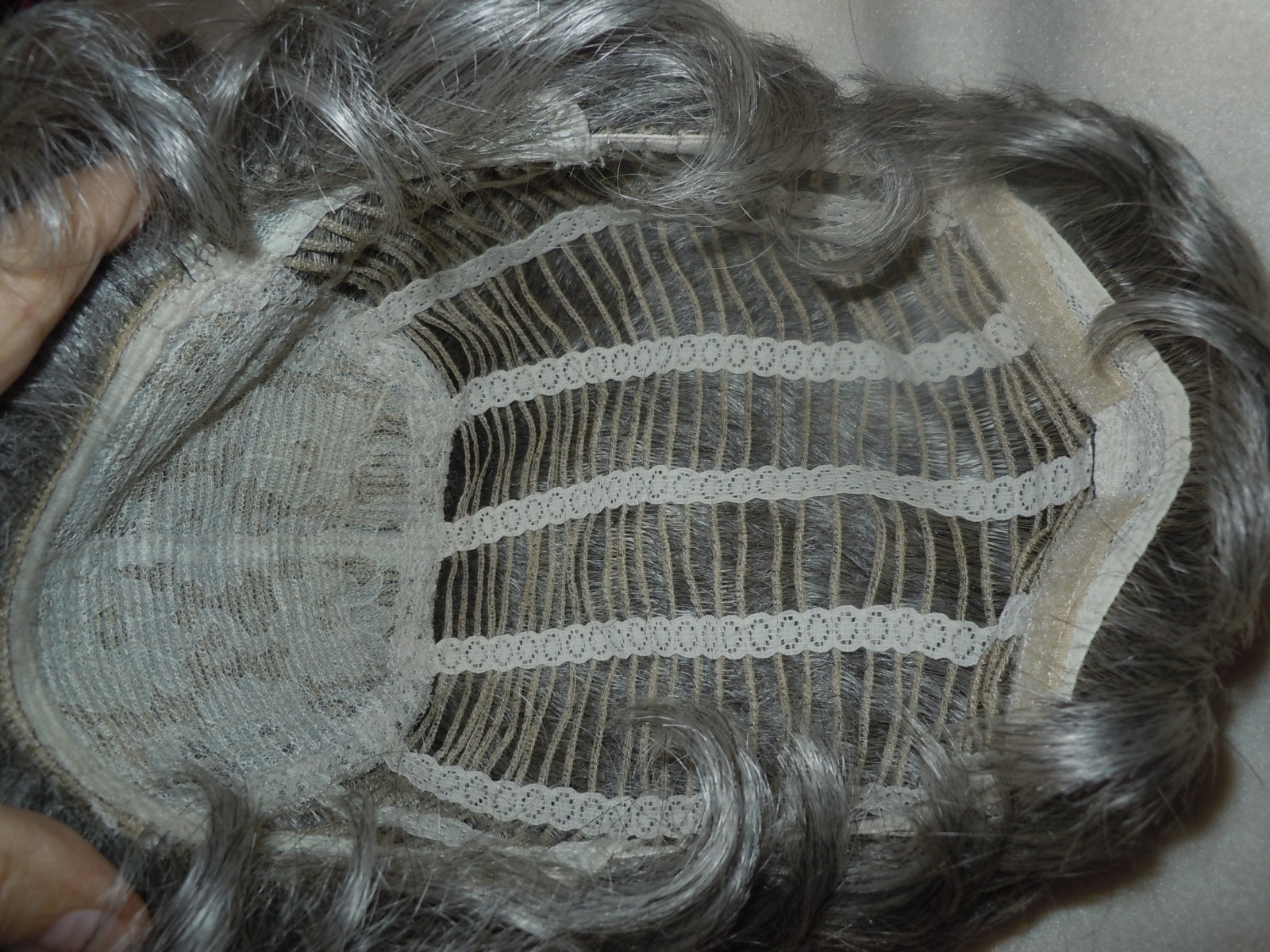 beautiful gray wig classic cap with adjustments short wavy