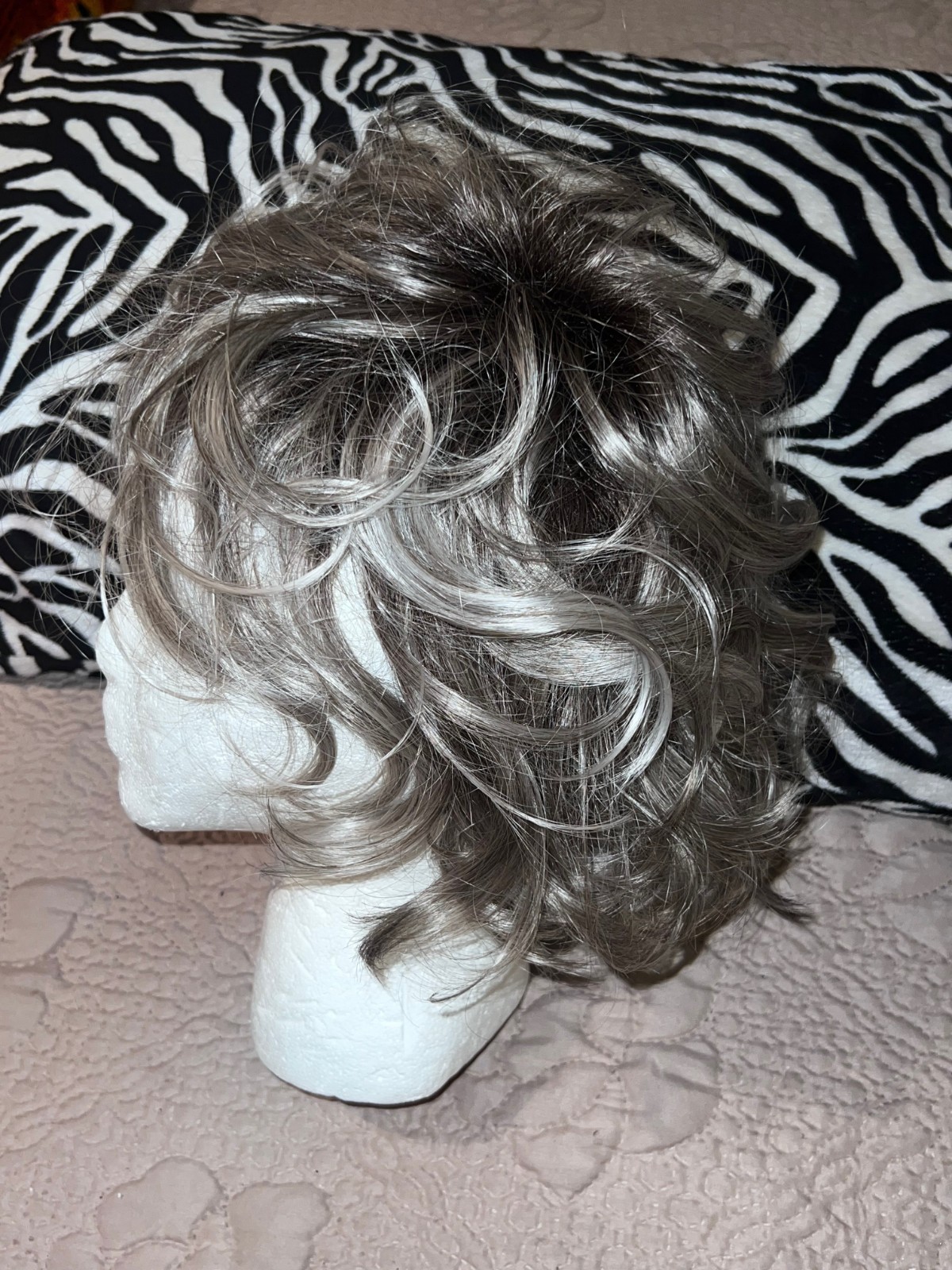 STYLE by Jaclyn Smith Malibu Waves Wig A5015 Large Gorgeous, Mint Condition!