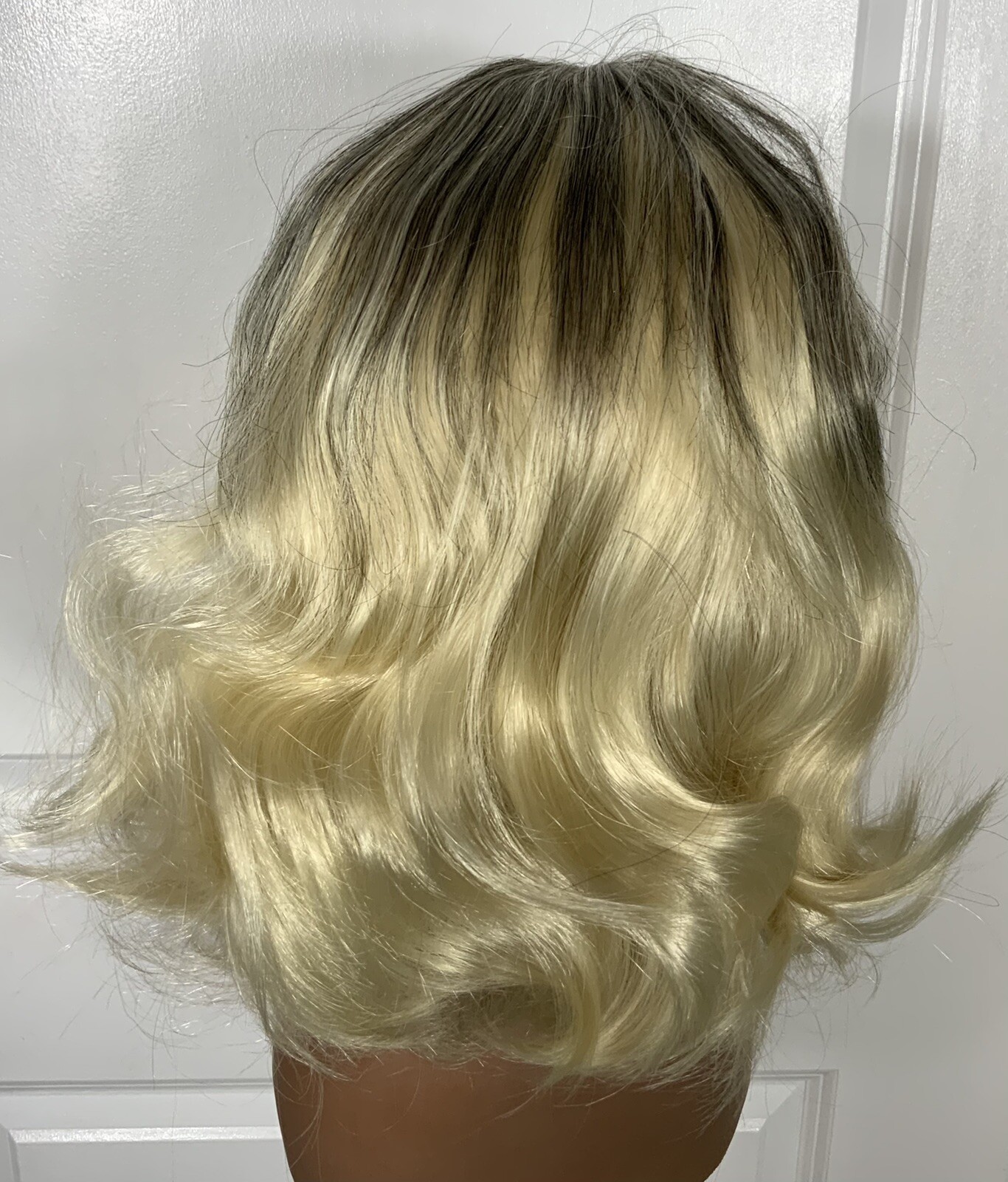 Synthetic Wig Light Blonde/Ash Gray Roots SZ Average Wavy Shoulder Length J-2