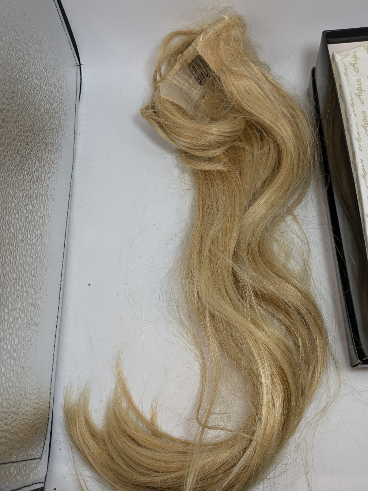  ASPEN Wig SALON QUALITY Synthetic HAIR PIECE • Blonde USC-360  Shea