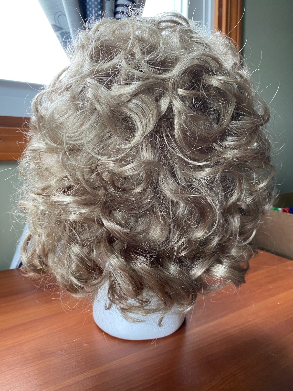 NIB Tony of Beverly “Sonya” Dirty Blonde Strawberry Blonde Wig