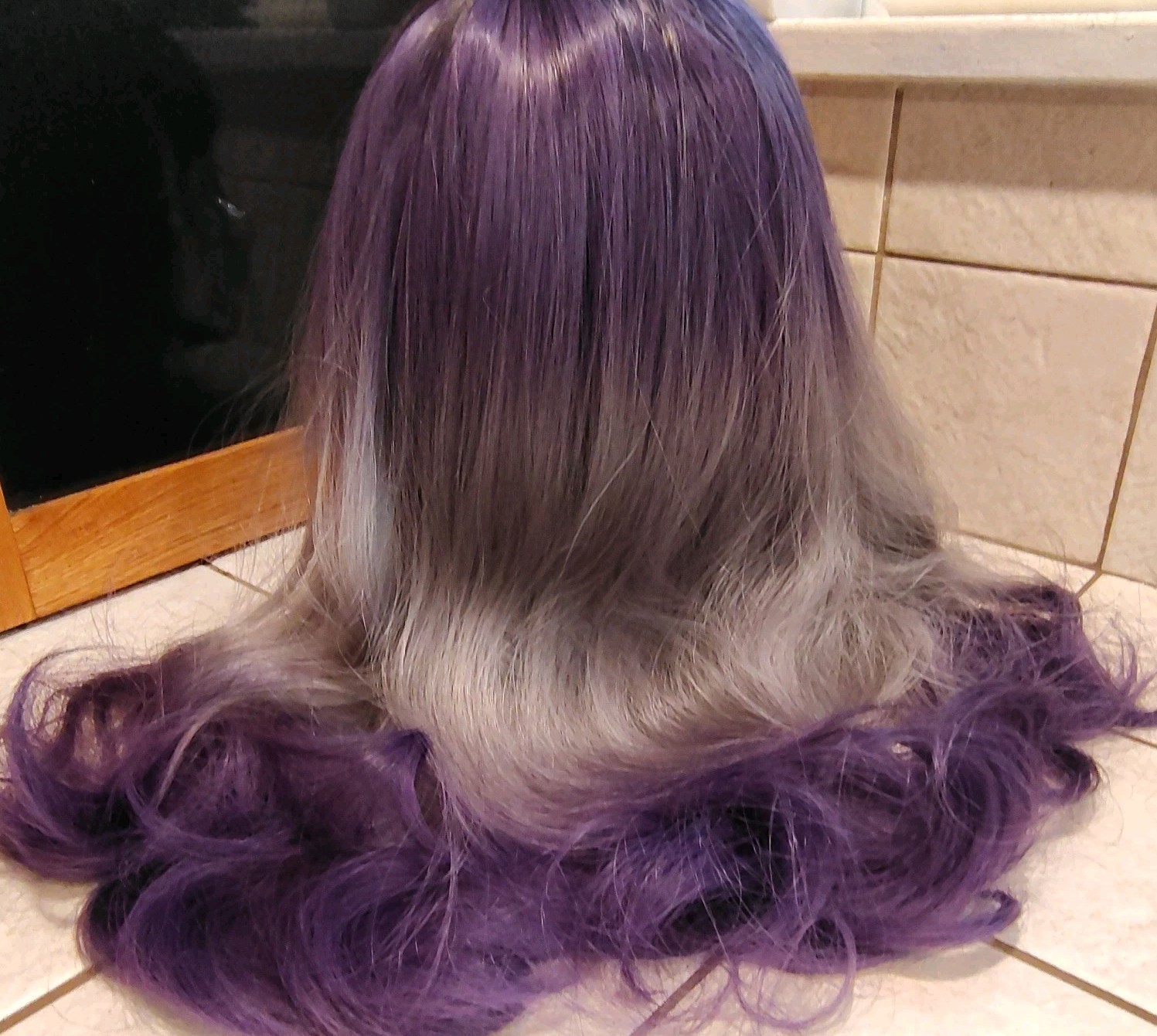 Synthetic Wig K-pop Idol Style ombre black White Purple Wave 18 Inch & Bangs B74