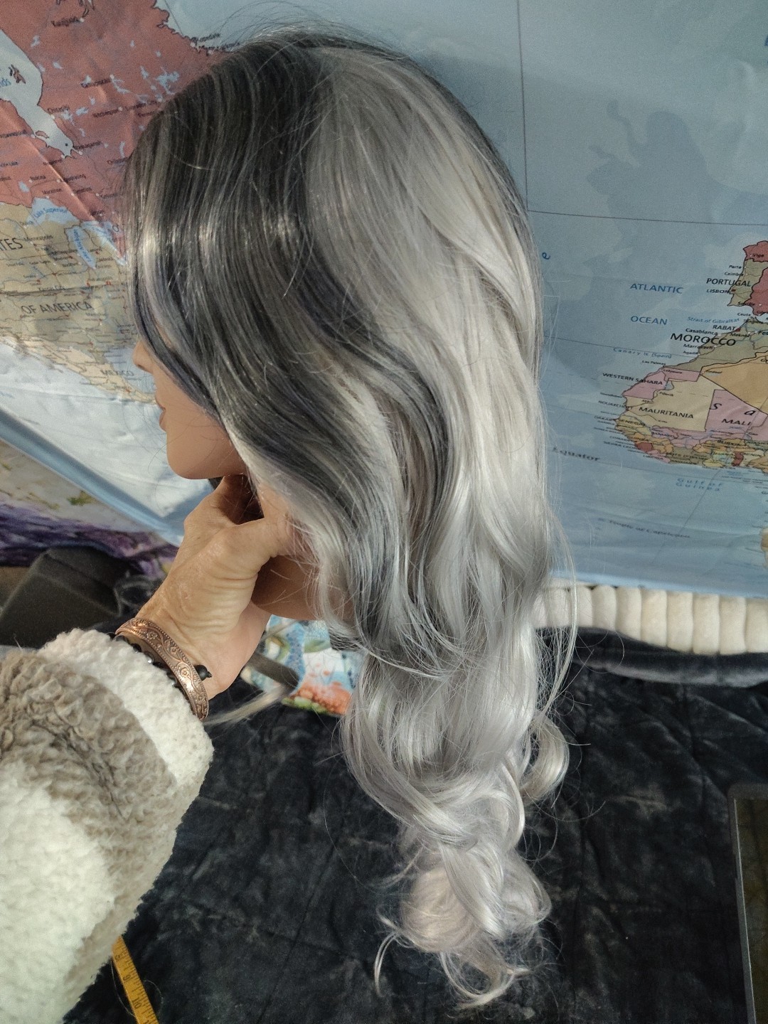 New Ombre Silver Long Gray Wig Middle Part Wavy Cosplay Wig Synthetic Women 22″