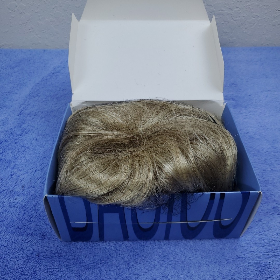 TWC Basics Wig Blair Color 14/88H Size Average New in Box