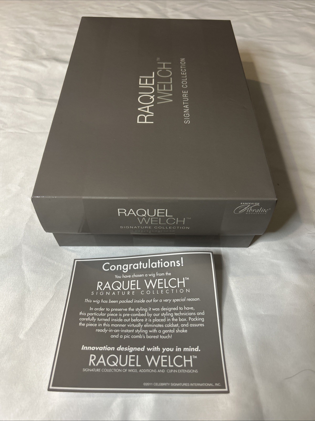 RAQUEL WELCH WIG Signature Collection SHORT Hair U Wear Light Brown Layered Pix