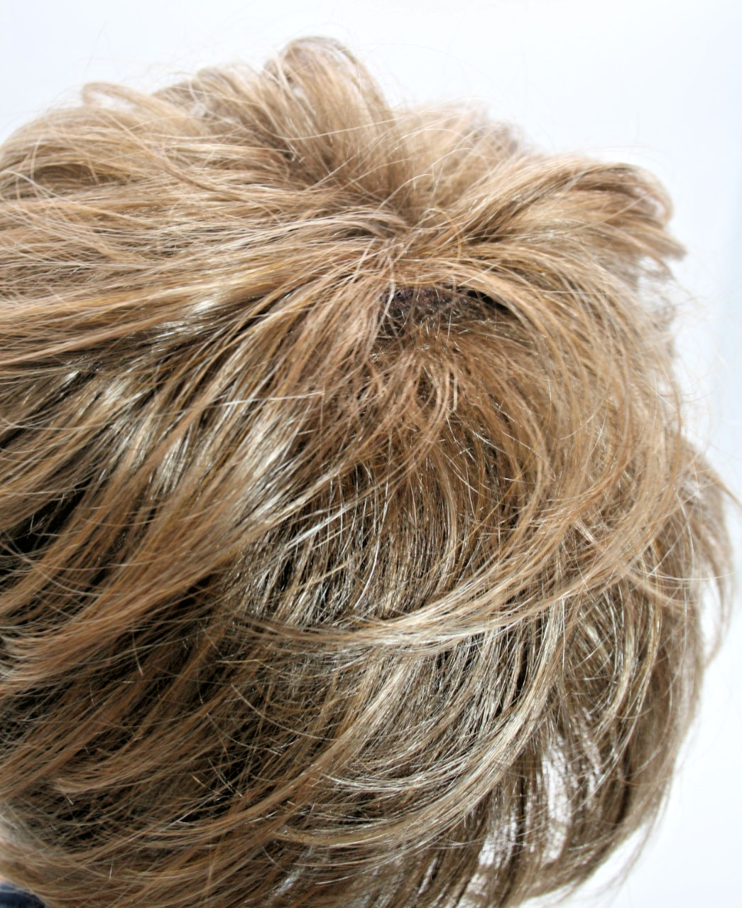 Wig Short Brown Hair Layered 100% Modacrylic Fiber Goods Women Made in Indonesia