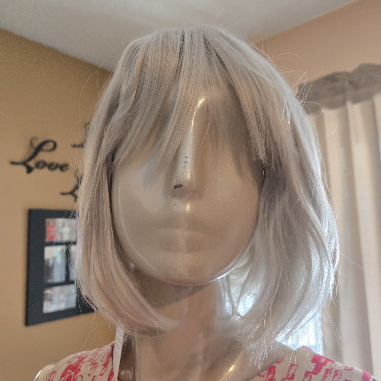 GNIMEGIL Silver Blonde / Ash Blonde Bob Wig w Bangs Short Layered Synthetic NWT