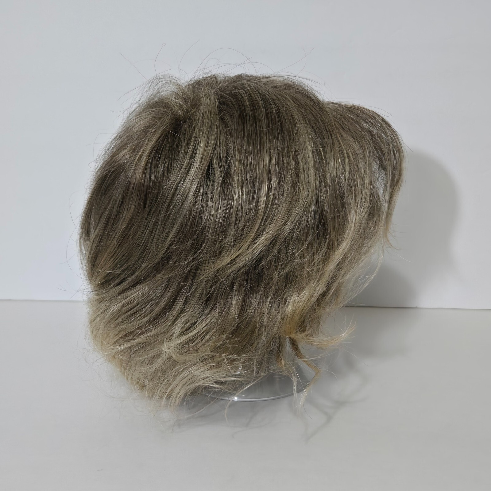 Raquel Welch Wig Mystique Petite Average R1223T Synthetic Layered Side Swept