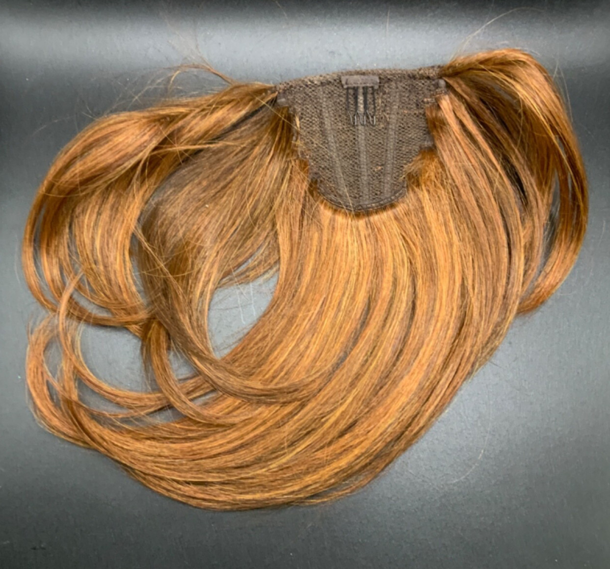 MEDIUM RED BROWN 32/31H Daisy Fuentes Secret Extension 10″ Wire Pony Tail